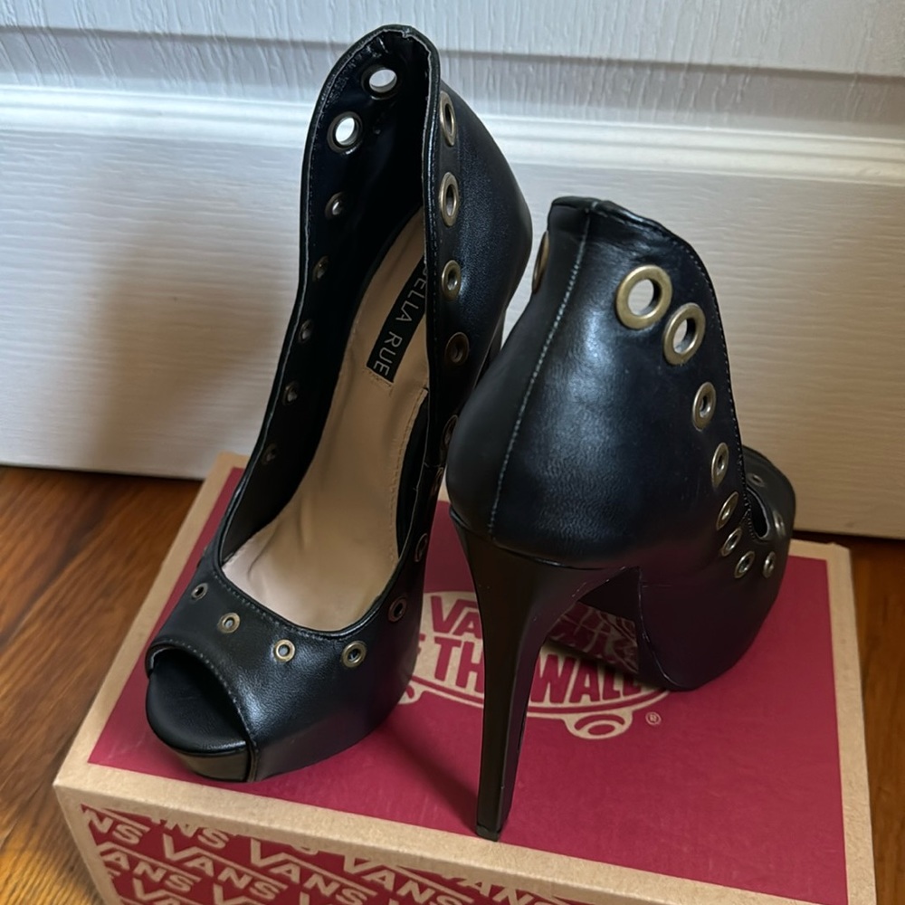 Izabella Rue size 6 Black